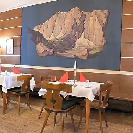 Post Karlon Hotel 4*