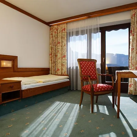 Hotel Post Karlon 4*