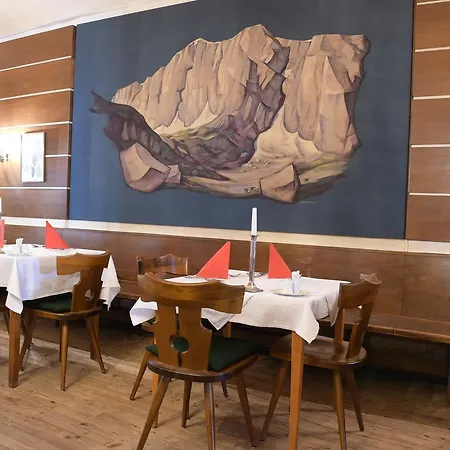 Post Karlon Hotel 4*