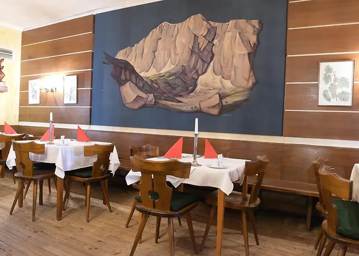 Post Karlon فندق 4*